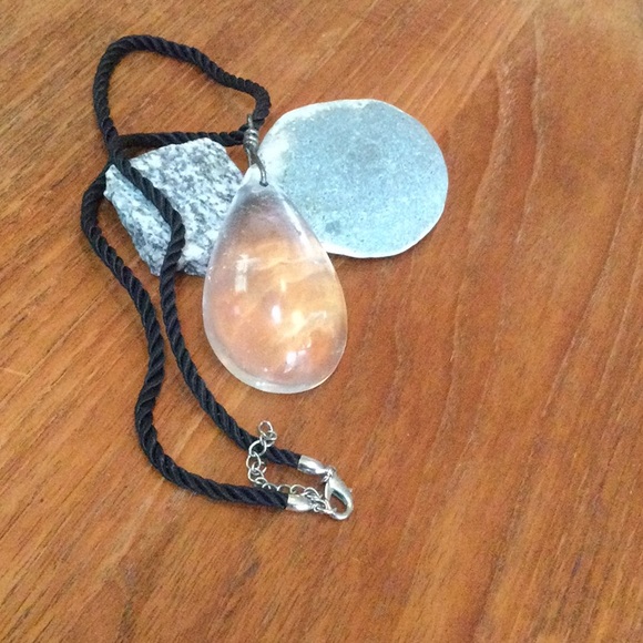 Quartz pendant necklace - Picture 1 of 4